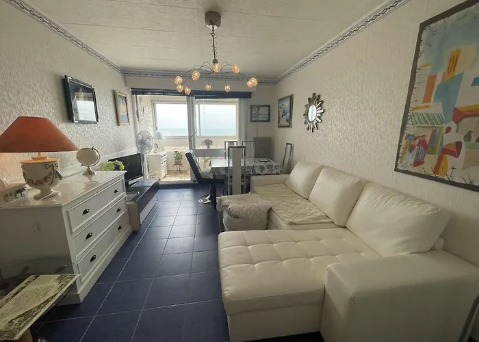 Appartement 2 Pièces, 4 Couchages, Balcon, Parking Privé, Proche - Fr-1-224c-274 *