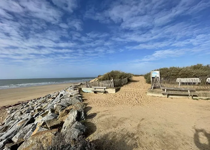 2 Pièces, 4 Couchages, Balcon, Parking Privé, Proche - Fr-1-224c-274 *